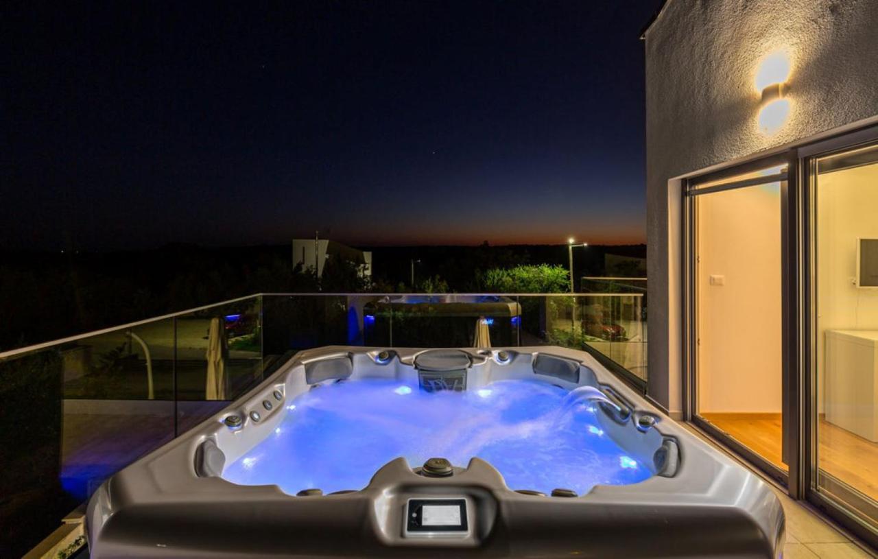 Villa Izabel With Hot Whirpool Krnica Buitenkant foto